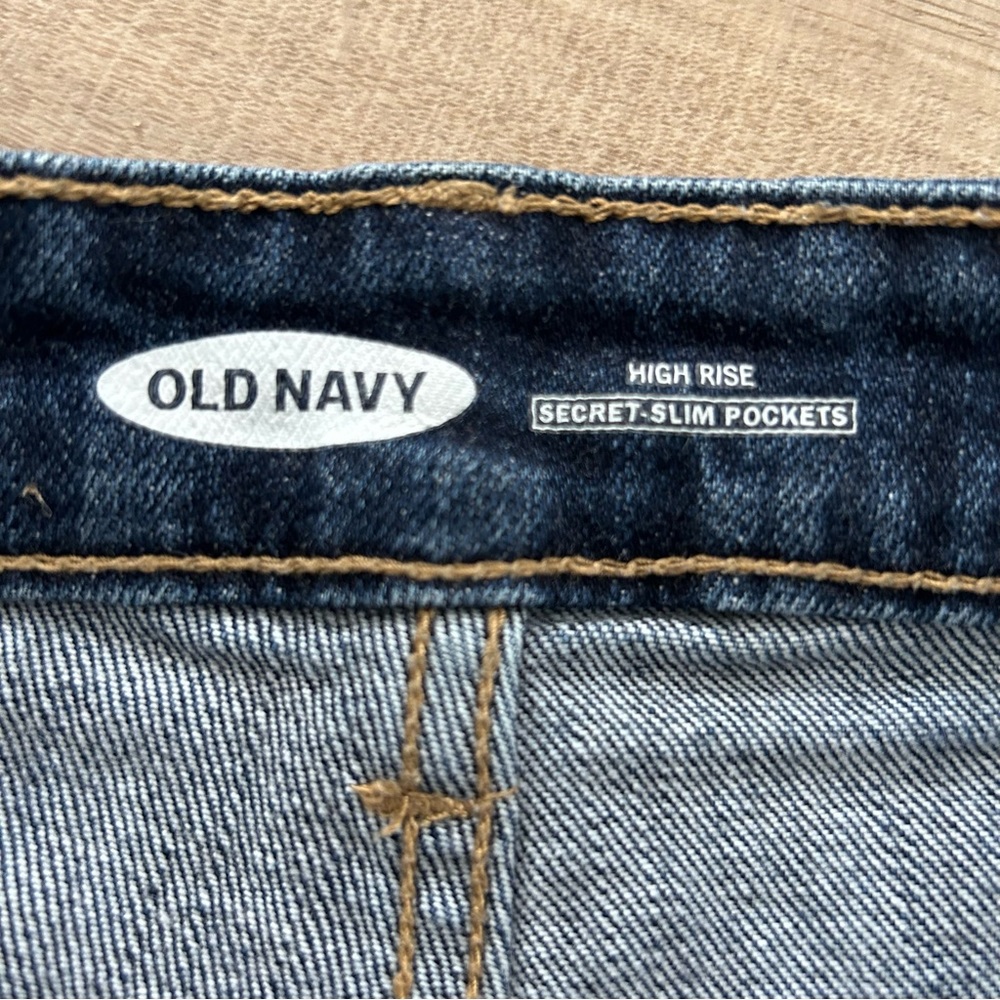 Old Navy High Rise Distressed Jean Shorts - Picture 7 of 8